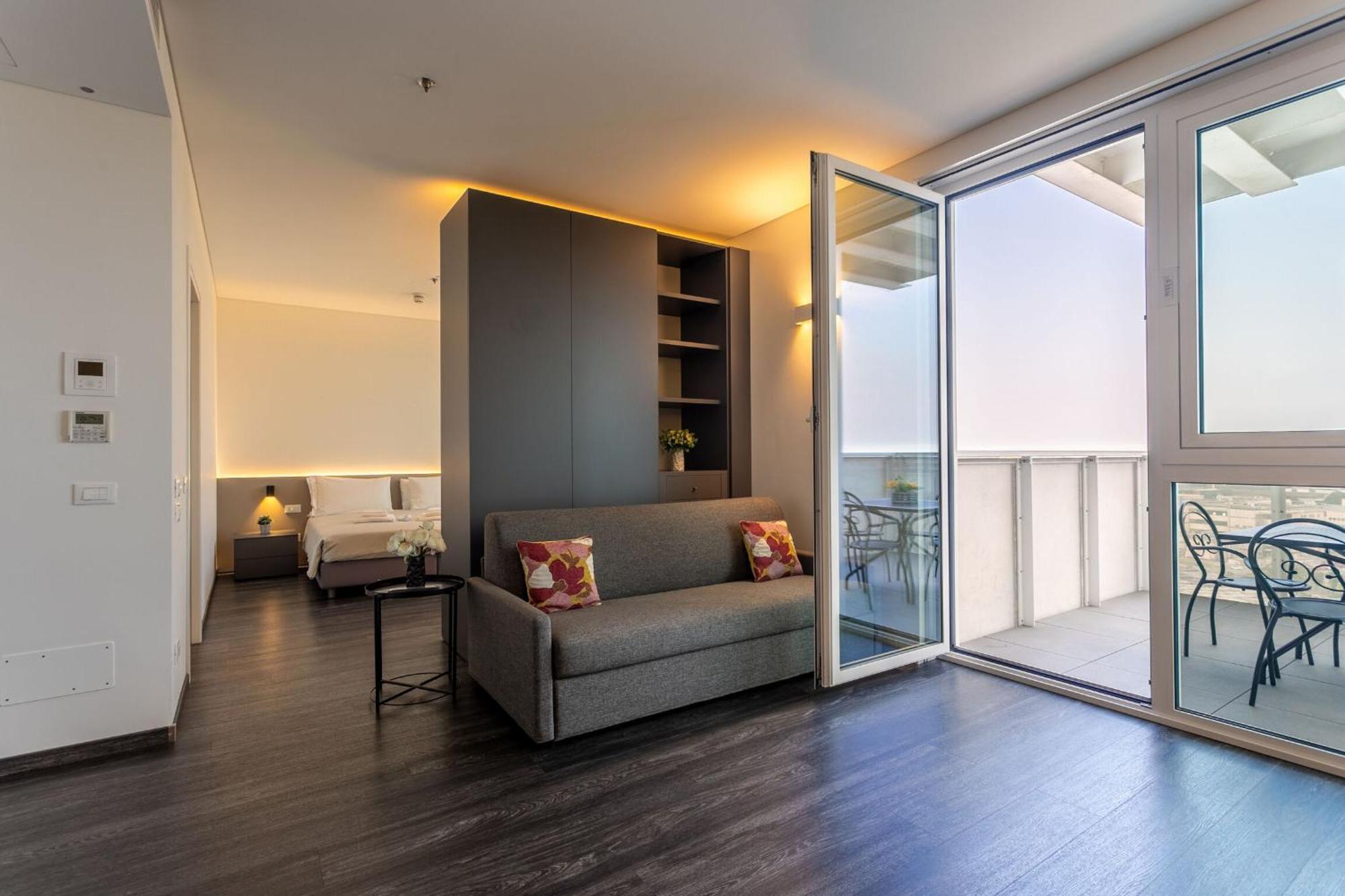 Htm Venice Suite By Halldis Местре Экстерьер фото